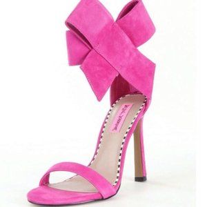 Betsey Johnson Friskyy Fuchsia sandals